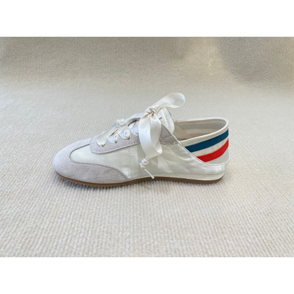 Women comfort and flat sneakers with color bar and lace up running shoes