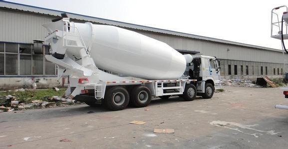 Sinotruk Howo Mixer Concrete Construction Equipment 8X4 Drive type 12 CBM Capacity