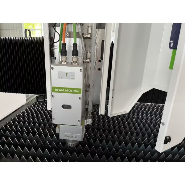 Industrial Double Table 3000w Sheet and Tube Metal Laser Cutting Machine with HIWIN Guiderail