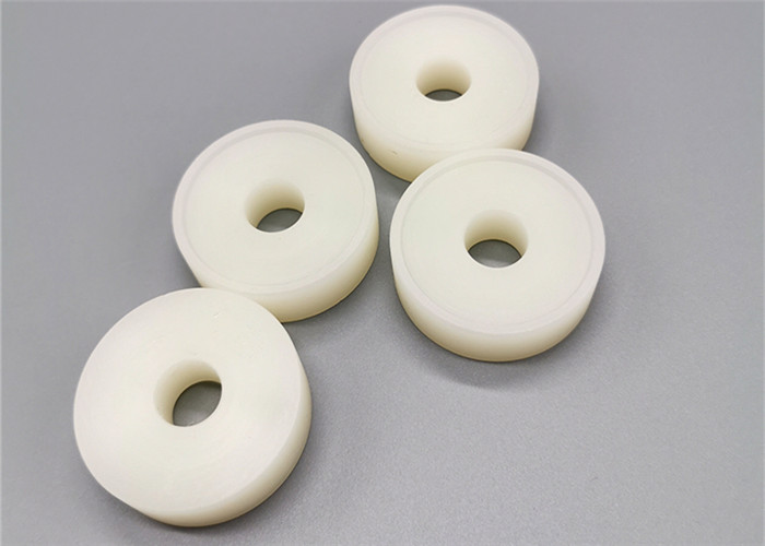 Отлитая в форму пластмасса машинного оборудования разделяет цвет белизны шайбы изоляции нейлона пластиковый