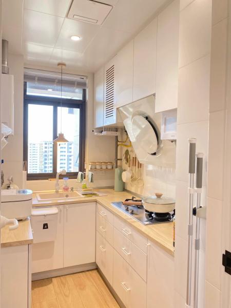 Customized MDF Laminate Wholesale Grey Lacquer Storage Pantry Kitchen Cabinets