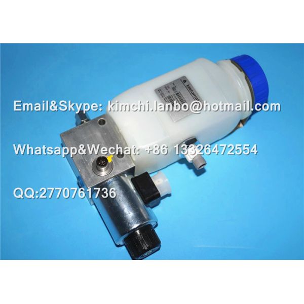 Roland700 oil metering pump 2 holes roland machine parts printing machine parts