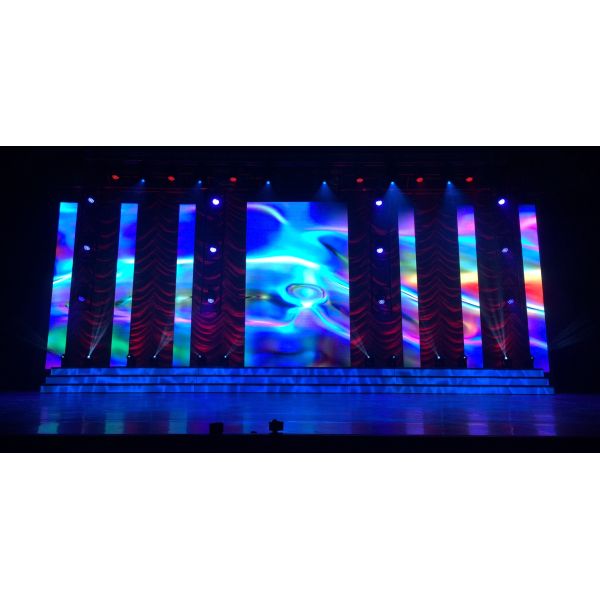 Small Pitch Full Color P1.56mm SMD1010 HD LED Screen Display 800 Nits Indoor Commercial Backlit Display