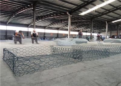 Rio que obstruem Gabions e PVC dos colchões de  revestido montado facilmente