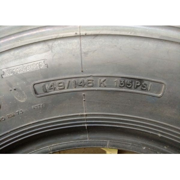 Stable Performance Aggressive Truck Tires , Off Road Tyres 10.00R20 In Mixed Road