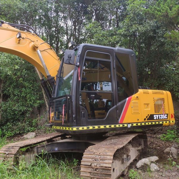 Used Yellow Sany Excavator 13ton 13500 KG ISUZU Engine 72.7 Power 1800 Working Hours