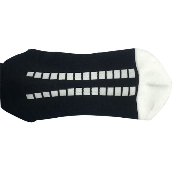Custom Anti Slip Running Socks for Men and Women in Winter Season 100% Polyester
