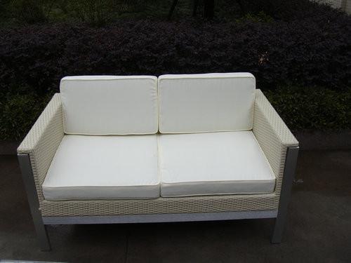 All Weather White Outdoor Rattan Sofa For Garden / Patio / Bar