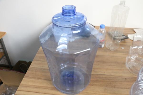 Single Cavity 800BPH Plastic Bottle Blowing Machine For Edible Oil Bottles