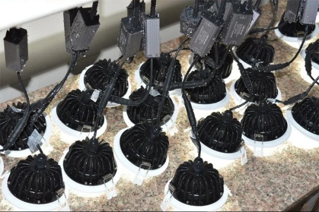 Кухня Даунлайтs потолка СИД IP65 водоустойчивая плавая потолочное освещение приведенное