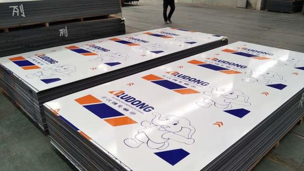 PE / PVDF Coating Aluminum Wooden Composite Panel 1220mm Easy Maintenance