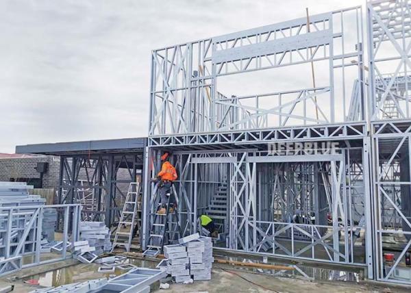 Casa pré-fabricada pronta. Casas modulares de 4 quartos. Instalação portátil e fácil.