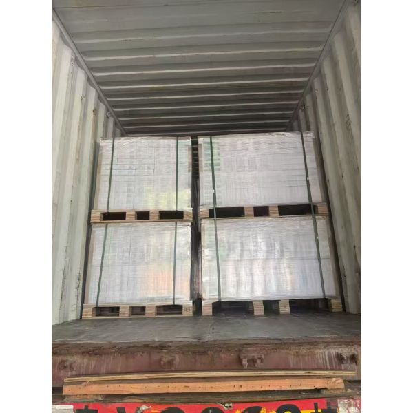 Plastic Decoration Wood Tile PVC Vinyl Engineering Spc Flooring for Hotel with modern design