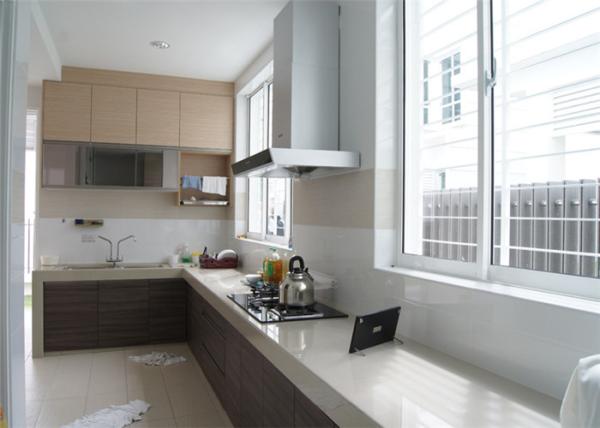High Gloss Lacquer MDF Kitchen Cabinets Blum / Dtc Hardware With Countertop Sink / Faucet
