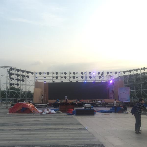 Outdoor P4.81 High Brightness Led Display Screen Cabinet 500*500 Mm For Rental Advertising Led Video Wall