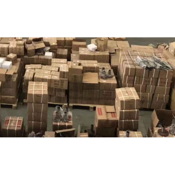 1601Z56-130 4936134 Heavy Truck Parts Steel Clutch Plate and Disc for Dongfeng Truck