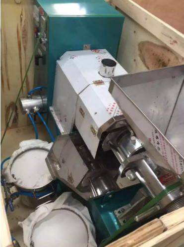 Óleo frio da imprensa do sésamo que faz a extração automatizada 15kw 22kw o aquecimento automático