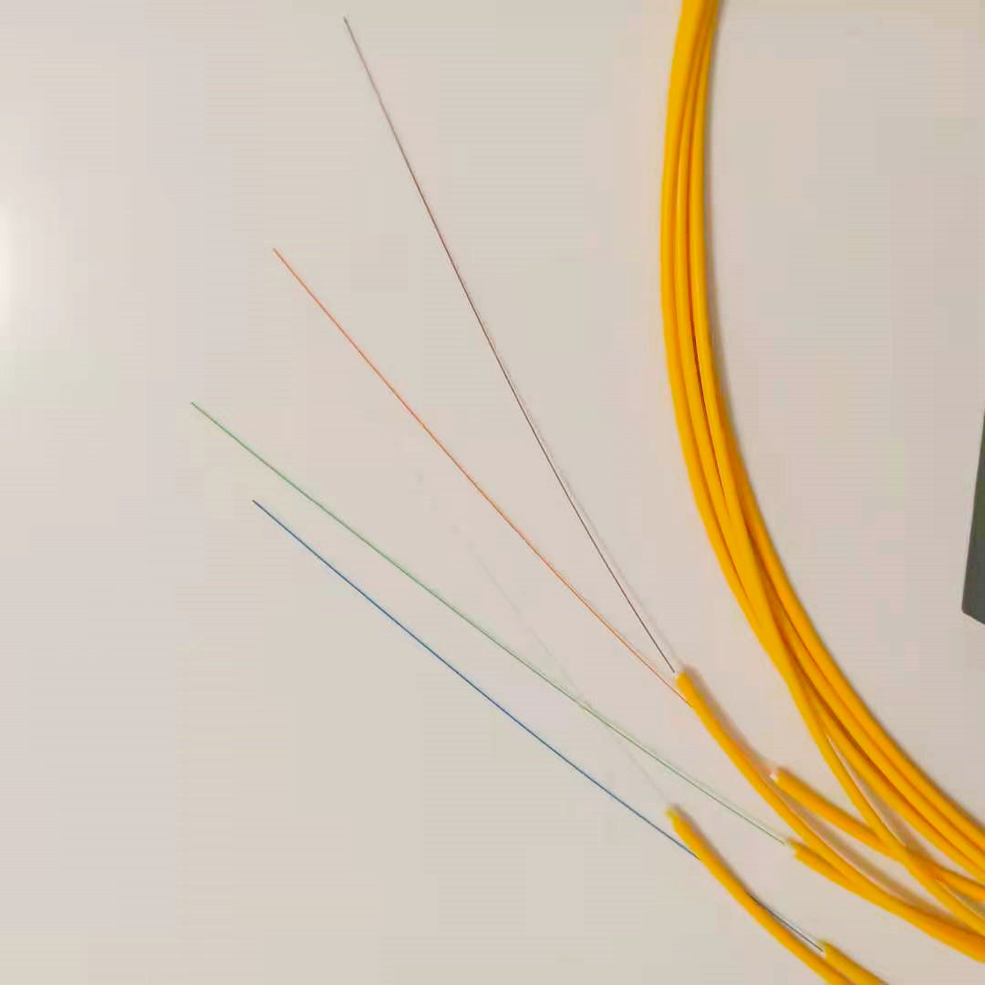 ABS кладут тип в коробку Splitter PLC оптического волокна 1x4 одиночного режима без соединителя