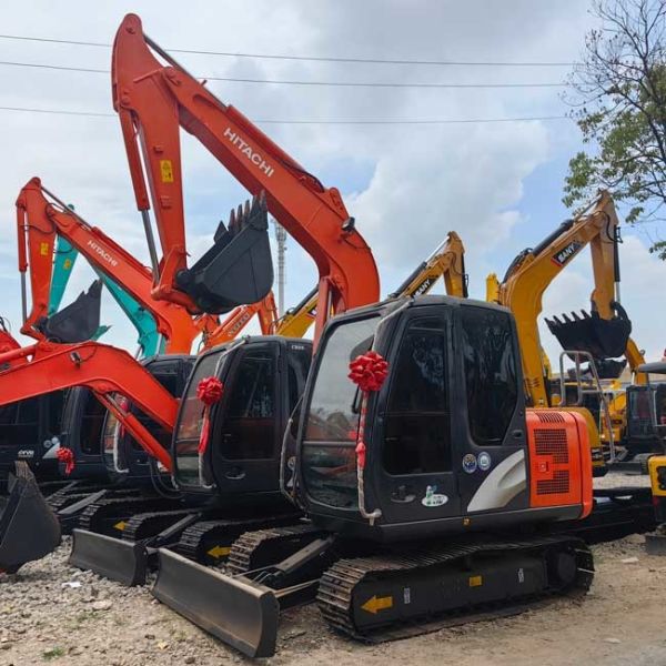 Original 0.33m3 Bucket Capacity Compact Used Excavator HItachi ZX70 Crawl Excavator 0.67tons