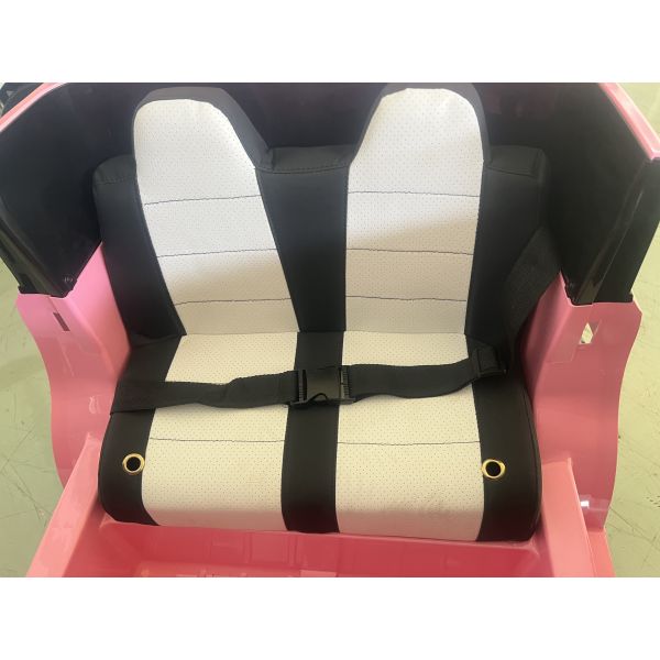 Niños de 3 a 8 años montan un auto eléctrico de batería con control remoto