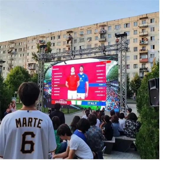 Outdoor P5 LED Video Wall with IP65 Waterproof Die-Cast Aluminum Cabinet and 1920Hz-3840Hz Refresh Rate