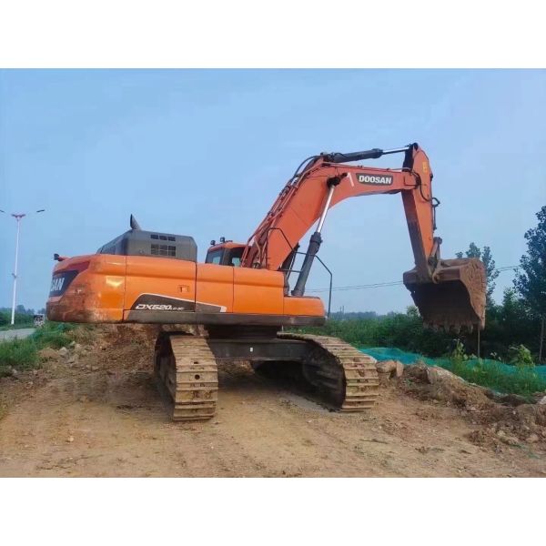 Гидравлический экскаватор Doosan DX520LC с массой 52 тонны