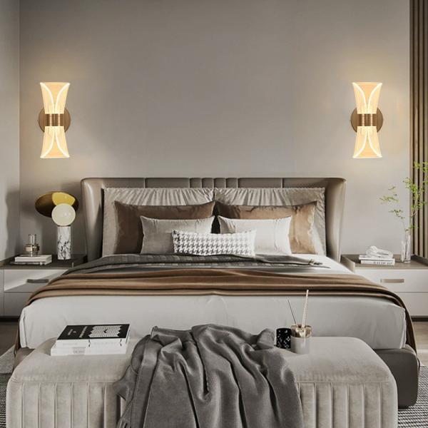 Lumière murale à LED acrylique métallique transparente pour chambre à coucher