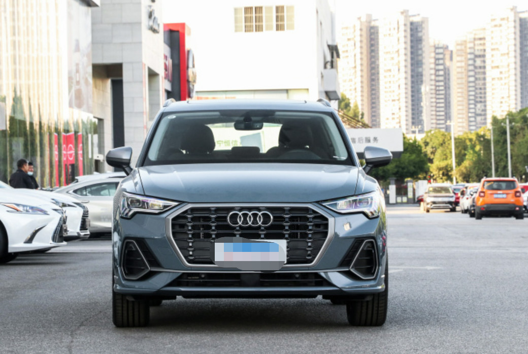 AUDI Q3 2023 Год 45TFSI Quattro Shishang Donggan Версия Бензиновый Внедорожник Компактный Новый