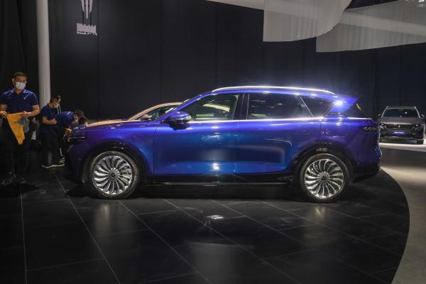 Pure Electric Black VOYAH FREE EV Suv with Ultra-long Endurance and Luxury Design 2023