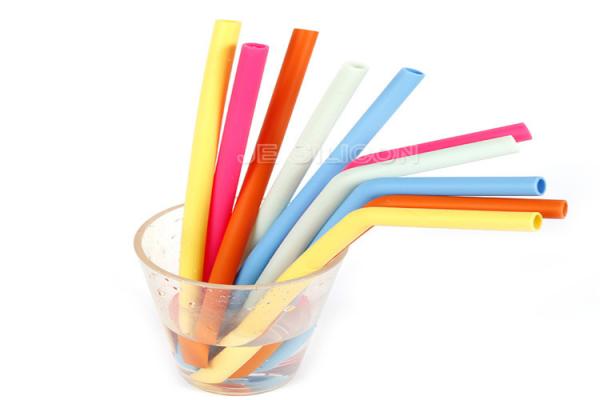Customized Logo Food Grade Silicone Straws Soft Texture In Bar Accessories