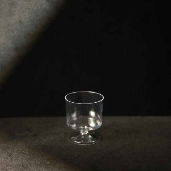 Copas de plástico redondas e transparentes para bebidas frias