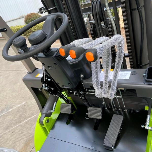 3 Ton Diesel Powered Forklift Montacargas With Japanese Engine Triplex 4.5meters Mast Side Shifter