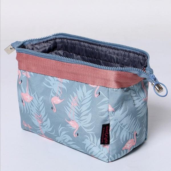 Wholesale Waterproof Travel Storage Cosmetic Bag Makeup Kits Organizer Portable Women Makeup Bag