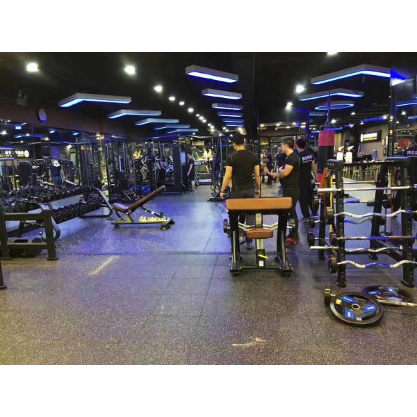 Simple Maintenance Rubber Flooring Cover With High Durability