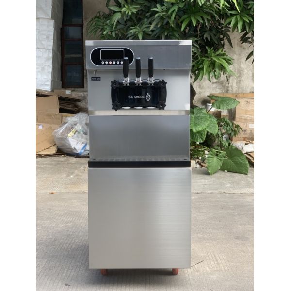 Soft Serve Three Flavor Commercial Ice Cream Maker 22-25L/H 1800W