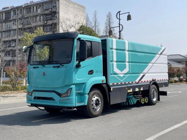 18T Durable Road Sweeper Truck Washing and Sweeping Electric Truck