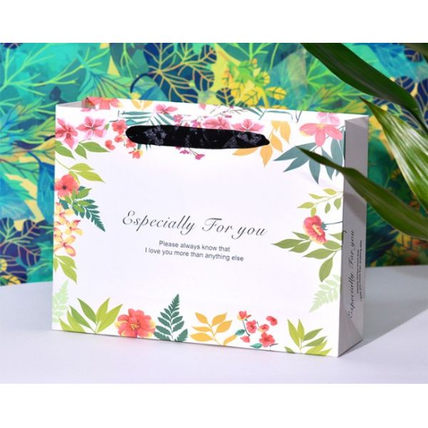 Винтажные листья напечатали сумки подарка с ручками ленты