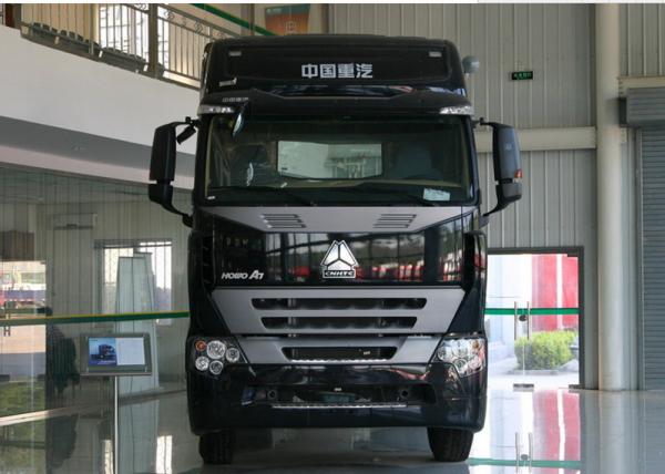 Semi Truck Mover Sinotruk Howo Tractor Truck 6x4 Wheelbase 3225 + 1350mm
