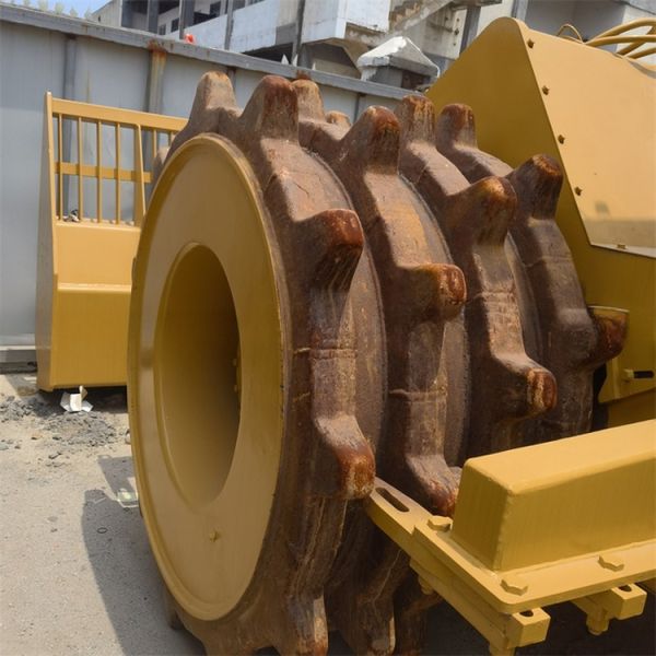 35 toneladas de uso Caterpillar Cat 826G compactor en excelente estado Color original Japón