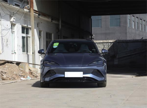 Электрическое купе BYD с приводом на четыре колеса, производительность 650 км