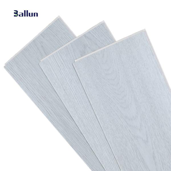 Melhore o seu espaço com pisos SPC de cores simples no Inbeatable da Zhejiang Ballun