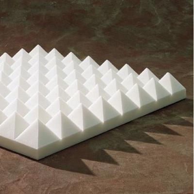 La pyramide de mousse acoustique insipide couvre de tuiles l'insonorisation étanche à l'humidité