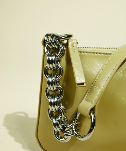 26cm 5cm 13cm White Chain Crossbody Bag ODM Baguette Bag Chain Strap