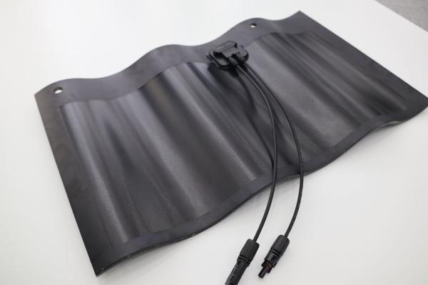 Thin Film Photovoltaic Solar Roof Curve Tile Glass Shingle Panel Solar BIPV Roof Tiles