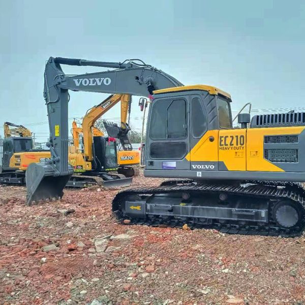 EC210 Used Volvo Excavators 123kw Rated Power 300L Large Fuel Tank