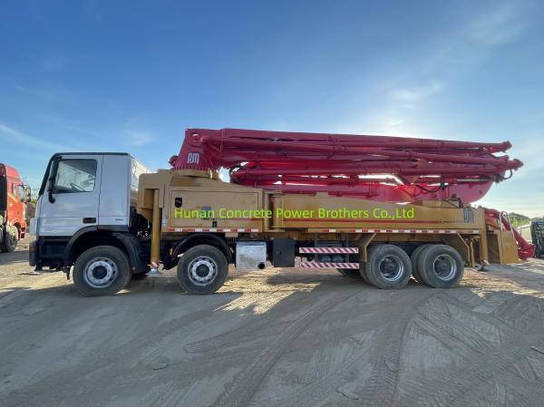 SG5366THB M46-5RZ 2012 Pompe à béton Putzmeister avec 4141 Pompe à remorque renouvelée de 46 m