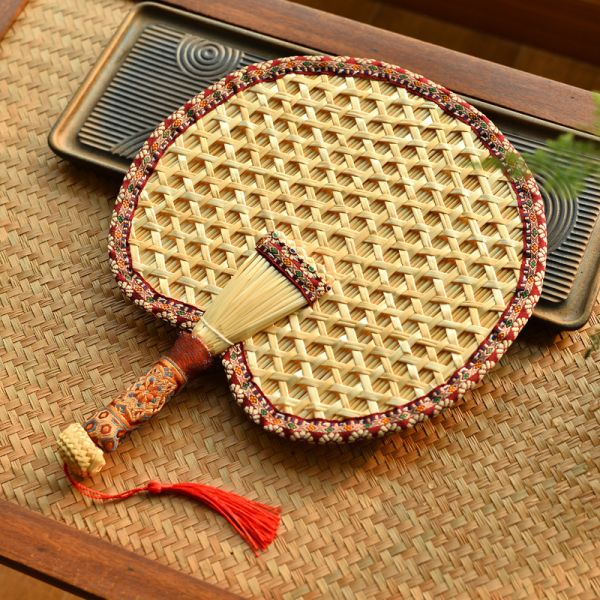 Y-Z Chinese Vintage Boho Straw Woven Natural Old Raffia Rustic Palm Leaf Tropical Hand Wall Fan Handled Fans