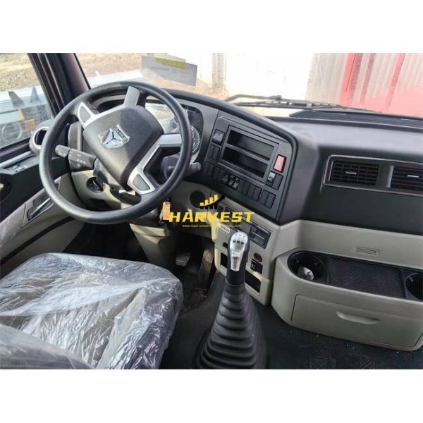 Sinotruk Hohan 6x4 30 Ton Tipper Truck To Togo With 315 / 80R22.5 Tyres