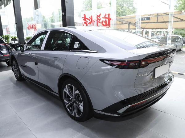 Popular Used Cars with 5-Door 5-Seater SUV Body Structure 7.35 WLTC Comprehensive Fuel Consumption L/100Km and 1660 Curb Weight KG