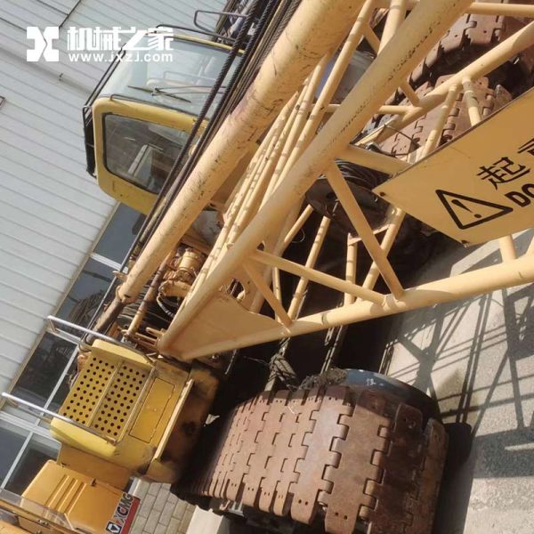 XCMG QUY70 Used Crawler Cranes 70 Ton Second Hand Crawler Crane MOY 2010